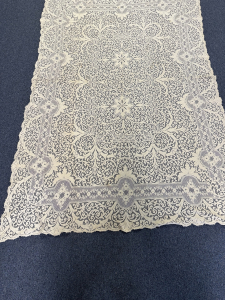 Quaker Lace Pattern 2000-08 w/ tag & loops, $198