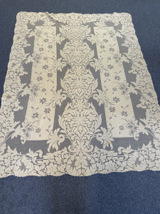 Quaker Lace Pattern 3040-01 w/ tag & loops, $100