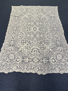 Quaker Lace Pattern 3090-02 w/ tag & loops, $184
