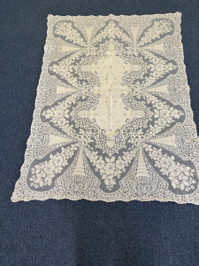 Quaker Lace Pattern 3110-02 w/o tag & w/ loops, $108