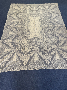 Quaker Lace Pattern 3110-03 w/o tag & w/ loops, $100