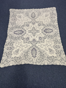 Quaker Lace Pattern 4141-01 w/ tag & loops, $100