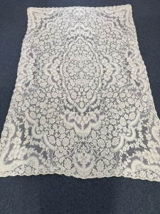 Quaker Lace Pattern 4280-01 w/ tag & loops, $138