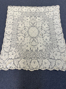 Quaker Lace Pattern 4458-01 w/ tag & loops, $72