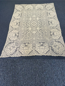 Quaker Lace Pattern 5000-01 w/ tag & loops, $182