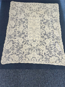 Quaker Lace Pattern 5070-01 w/ tag & loops, $168