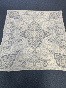 Quaker Lace Pattern 5180-03 w/ tag X & loops, $100