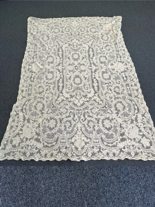 Quaker Lace Pattern 5476-01 w/ tag & loops, $160