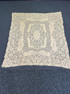Quaker Lace Pattern 5486-01 w/ tag & loops, $132