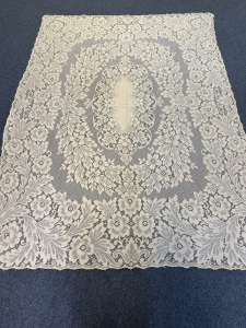 Quaker Lace Pattern 601-01 w/ tag & loops, $210