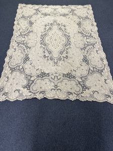 Quaker Lace Pattern 6100-01 w/ tag & loops, $182