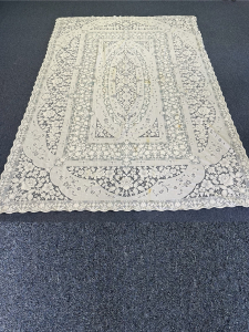 Quaker Lace Pattern 6280-01 w/o tag & w/o loops, $252