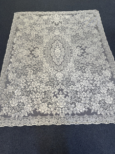 Quaker Lace Pattern 7722-02 w/ tag & loops, $206